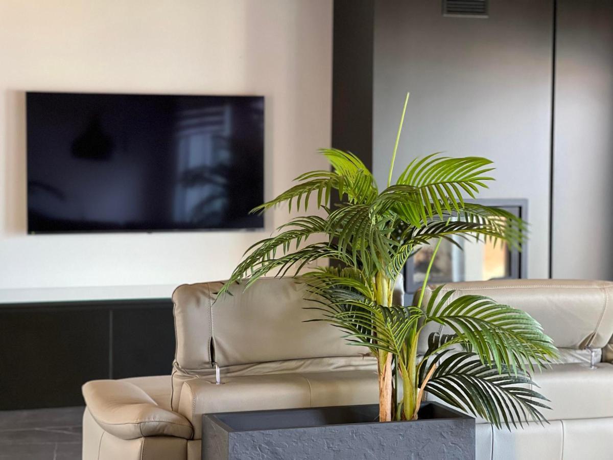 Luxury Lakefront Penthouse Lezzeno Εξωτερικό φωτογραφία