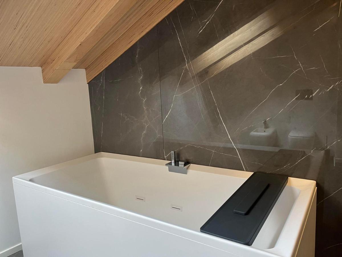 Luxury Lakefront Penthouse Lezzeno Εξωτερικό φωτογραφία