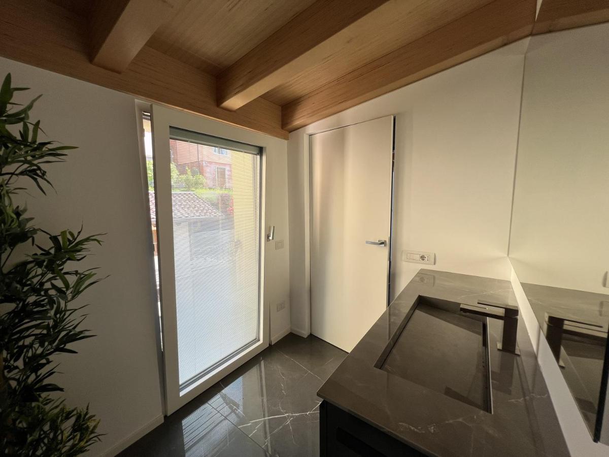 Luxury Lakefront Penthouse Lezzeno Εξωτερικό φωτογραφία